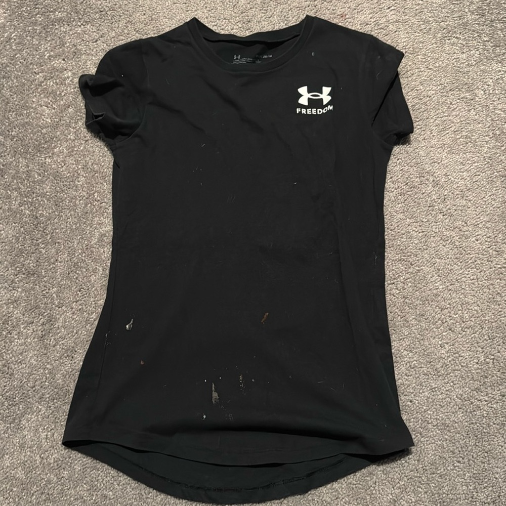 Black under armour shirt kids